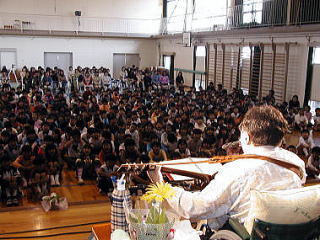 体育館での講演会